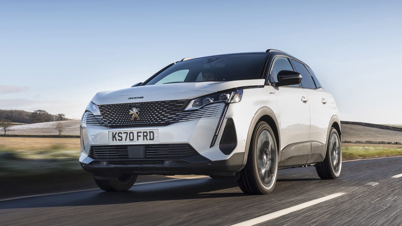 White Peugeot 3008 Exterior Front Driving