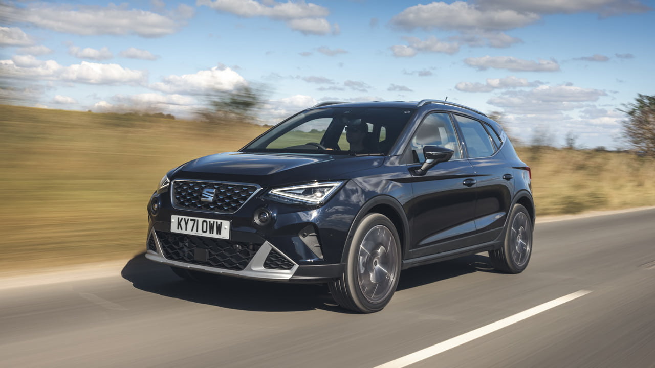 Black SEAT Arona Exterior Front Driving