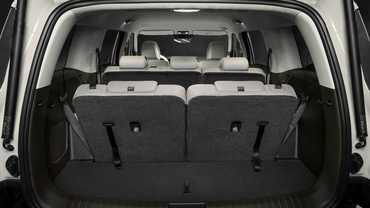 Hyundai Santa Fe boot open