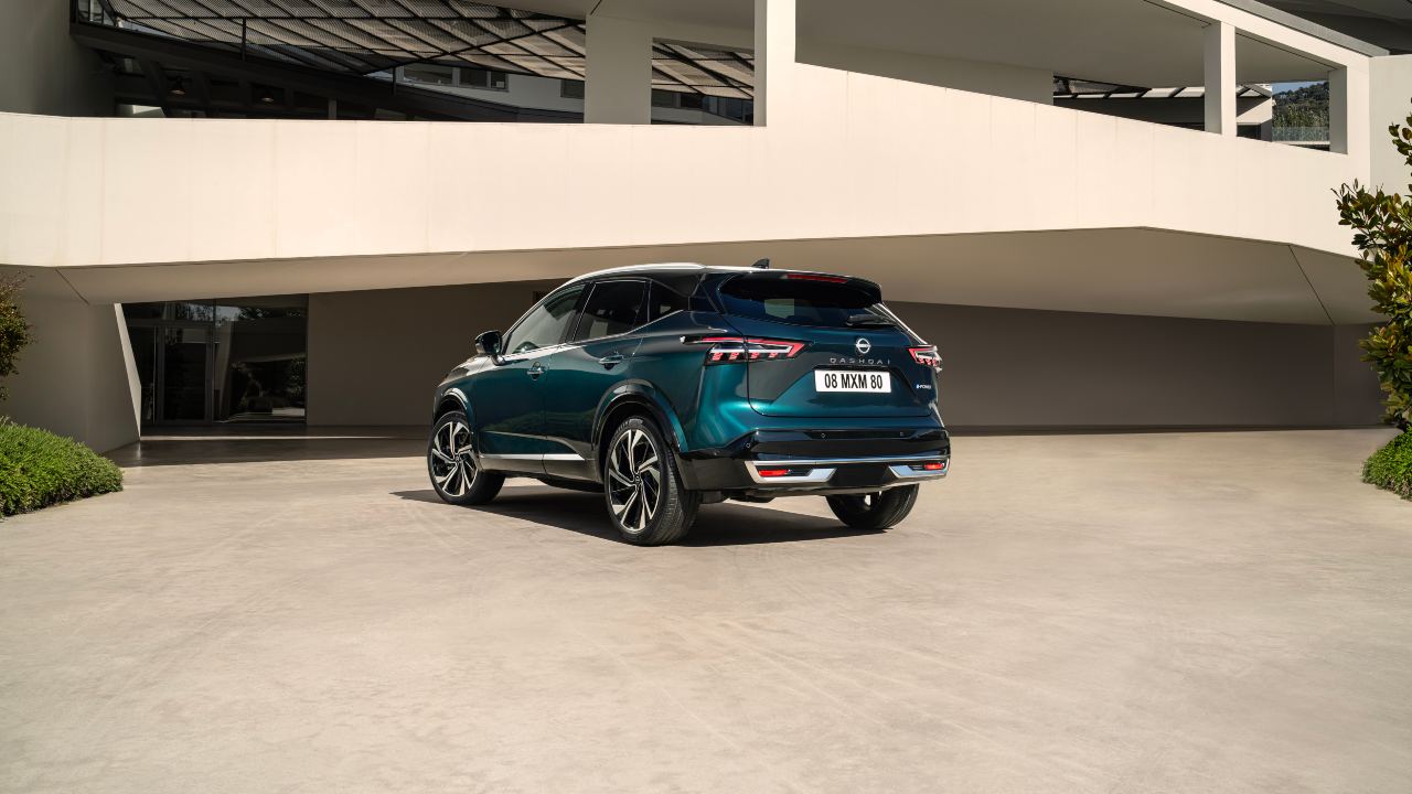 Nissan Qashqai rear static 