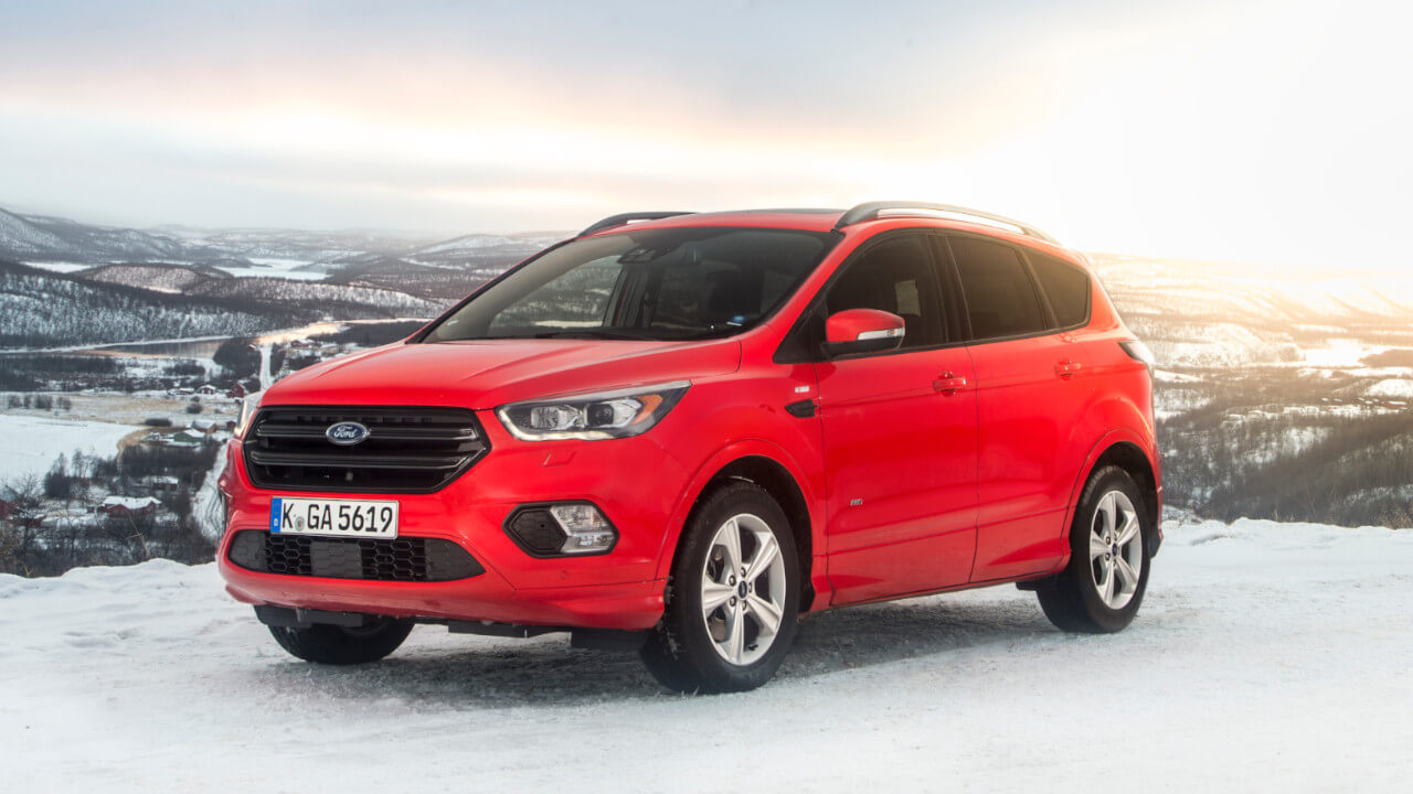 Ford Kuga Driving in Snow