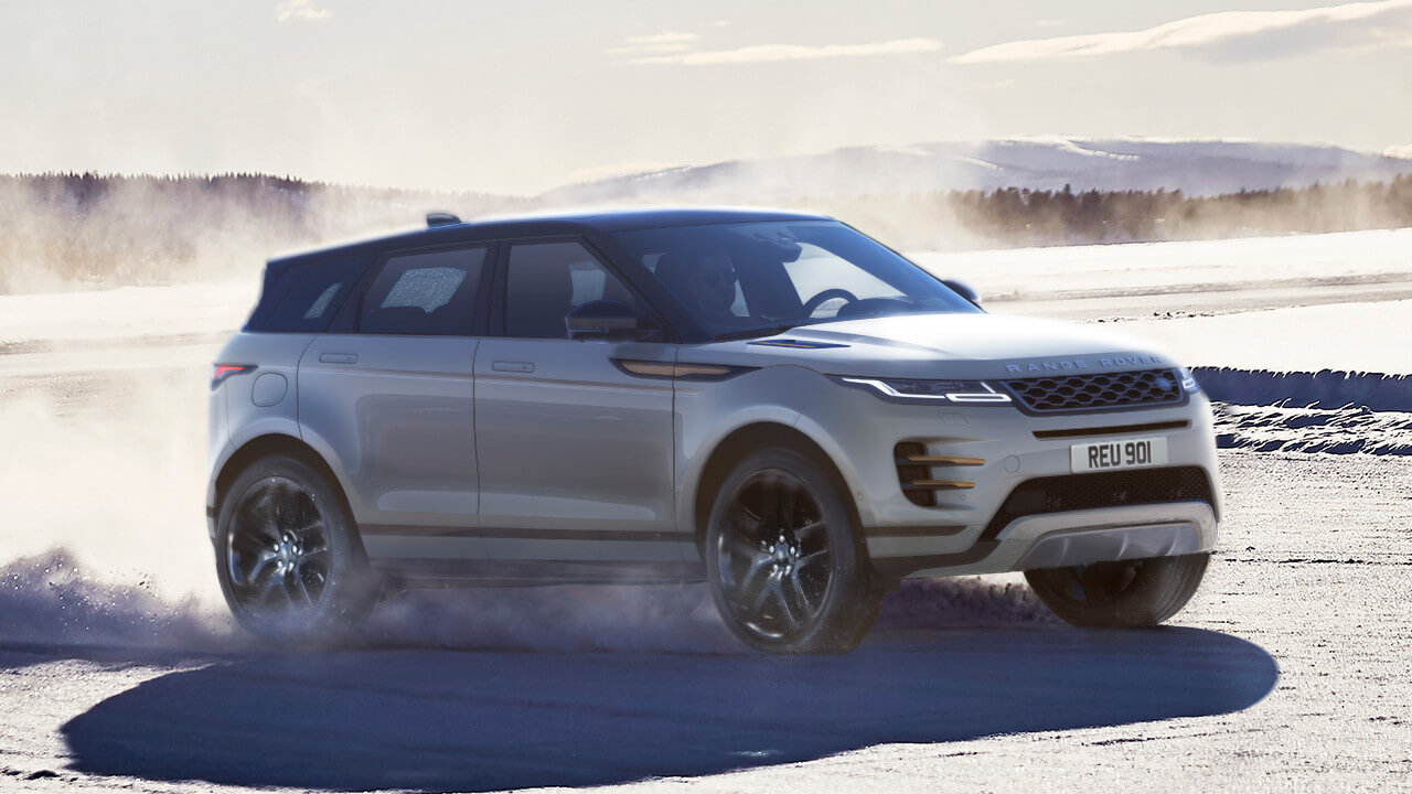 Range Rover Evoque Driving in Snow