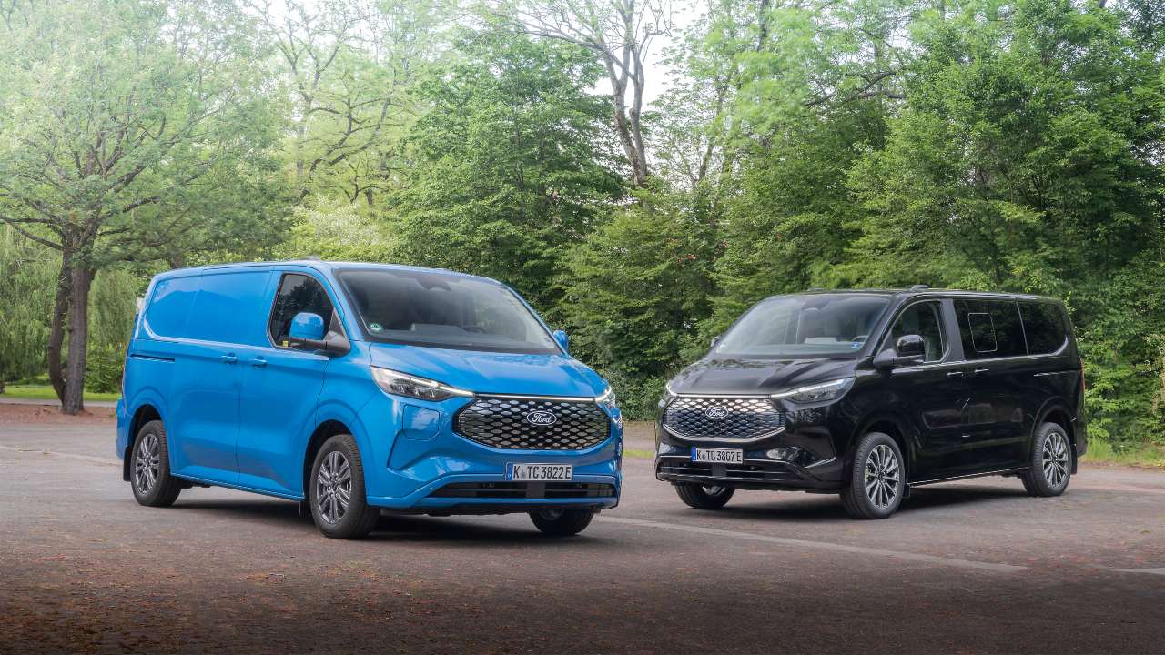Ford Tourneo Custom pair, black and blue
