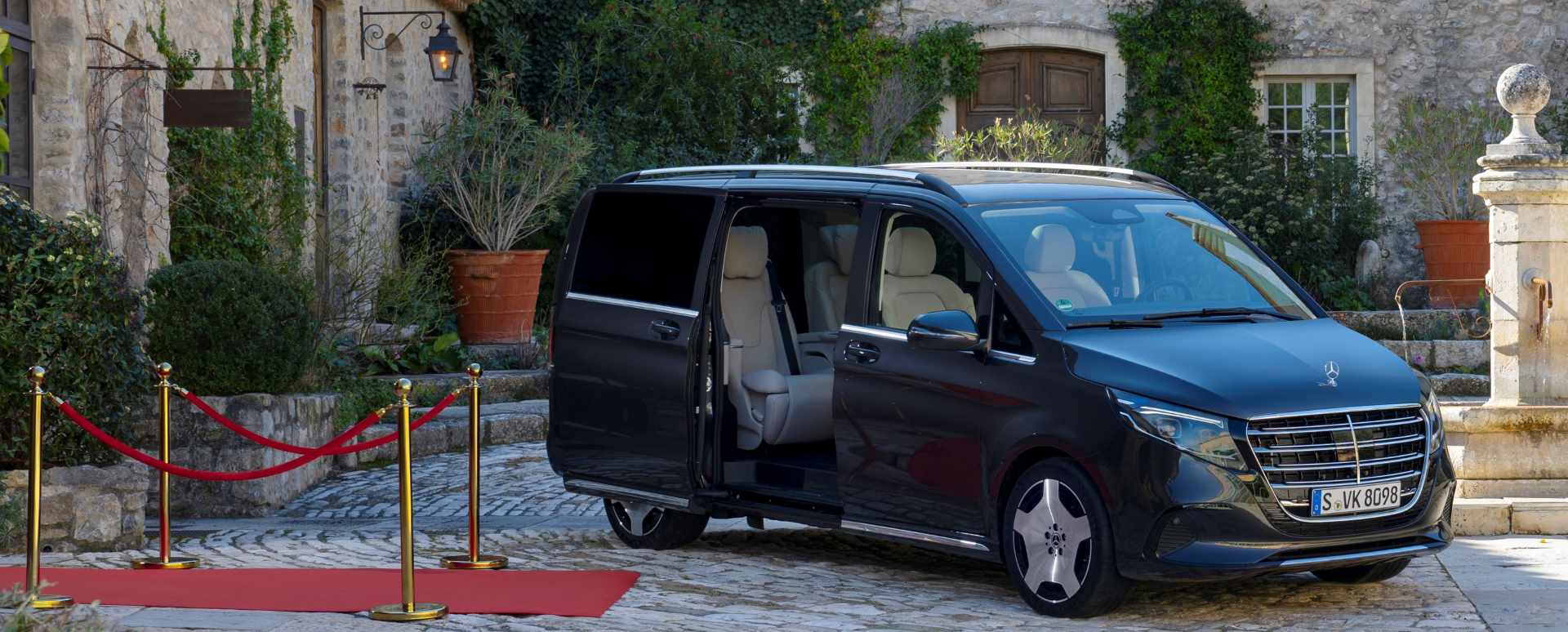 Mercedes-benz V-Class door open and red carpet