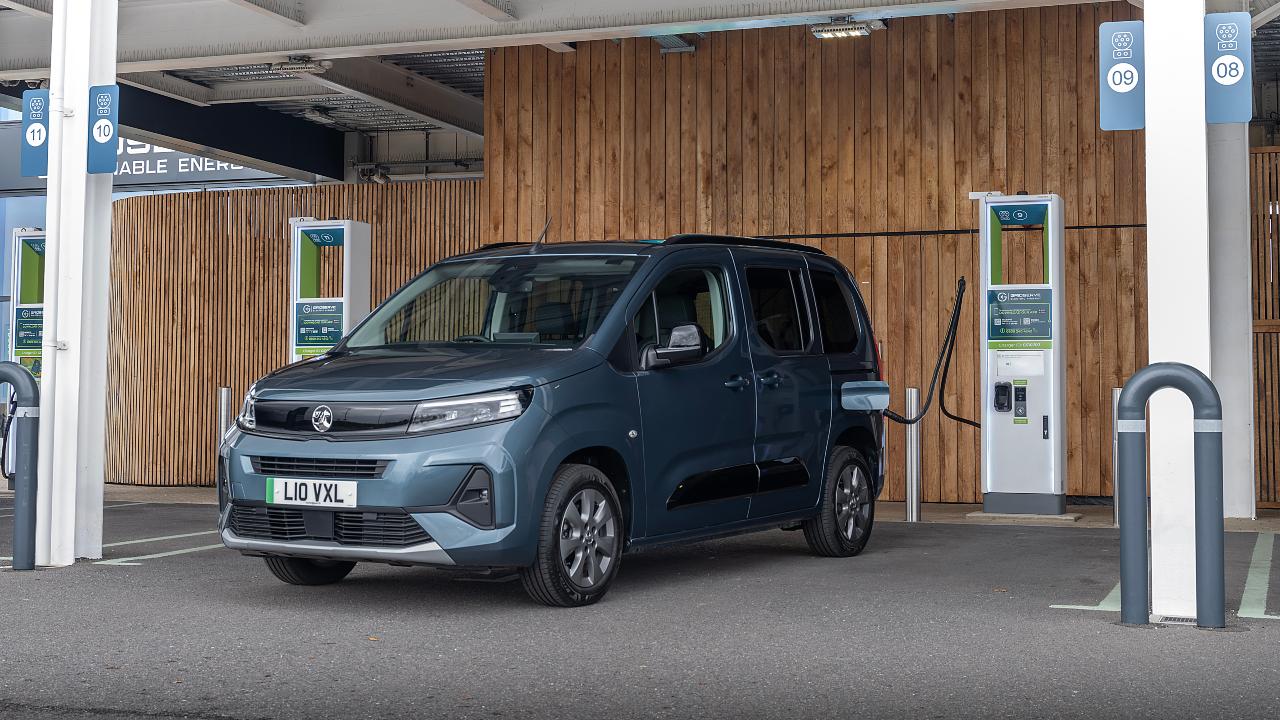 Vauxhall Combo Life charging
