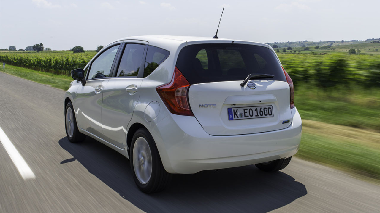 White Nissan Note