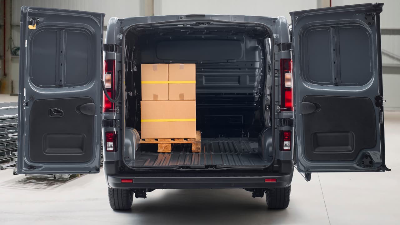 Nissan Primastar Exterior Rear Loading Bay