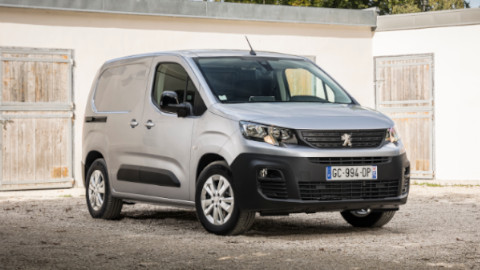 Silver Peugeot e-Partner Exterior