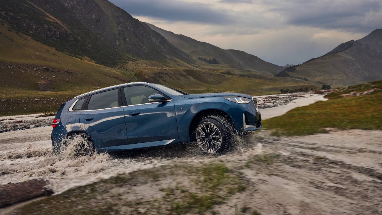 BMW X3 offroad water