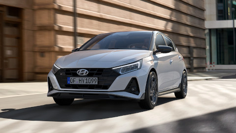 White Hyundai i20 Driving