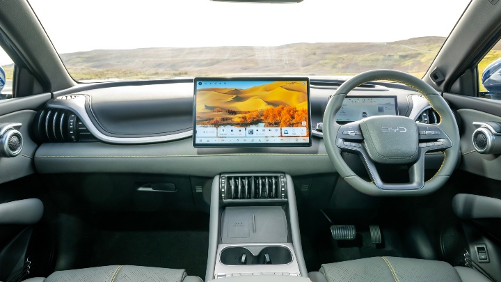 BYD ATTO 3 EVO black dashboard interior