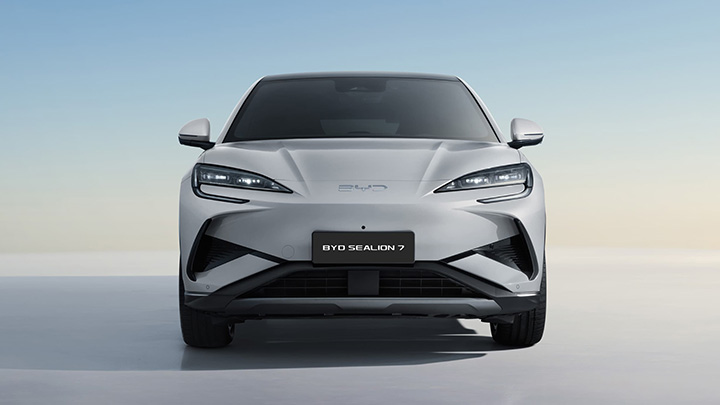 Silver BYD SEALION 7 Front