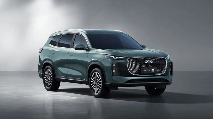 Dark Green Chery Tiggo 8 Static Image