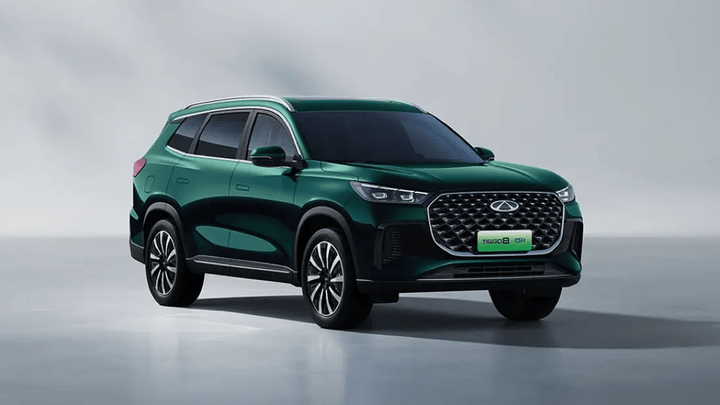 Dark Green Chery Tiggo 8 Plug-in Hybrid Static Image