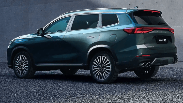 Metallic Green Chery Tiggo Model Side View