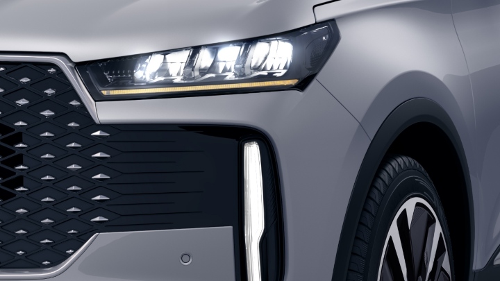 Chery Tiggo 4 Close up headlight