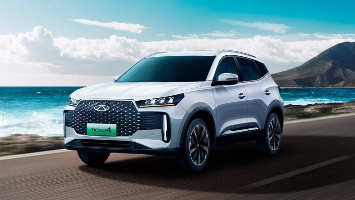 Chery TIGGO 4 driving front angle