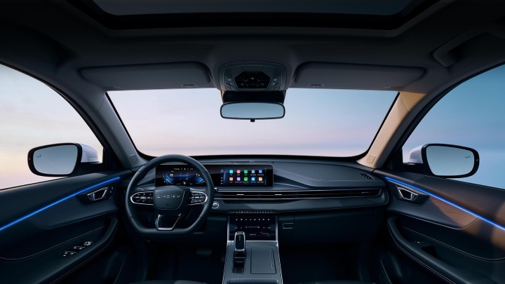 Chery TIGGO 4 interior and dashboard