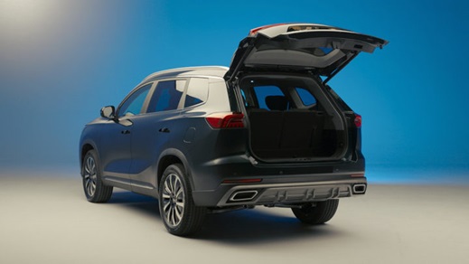 Black Chery Tiggo 8 Open Boot Blue and Grey Backdrop