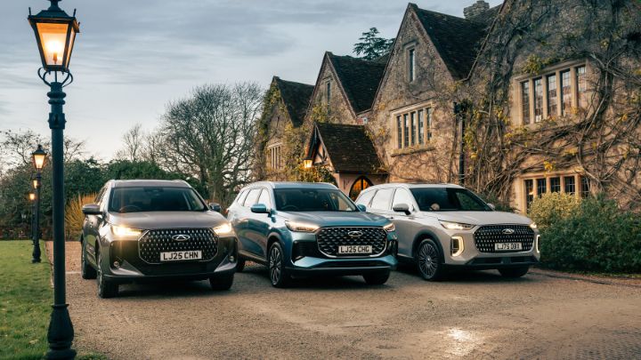 Cherry Tiggo 7, 8 and 9 Parked Outside Country Manor House