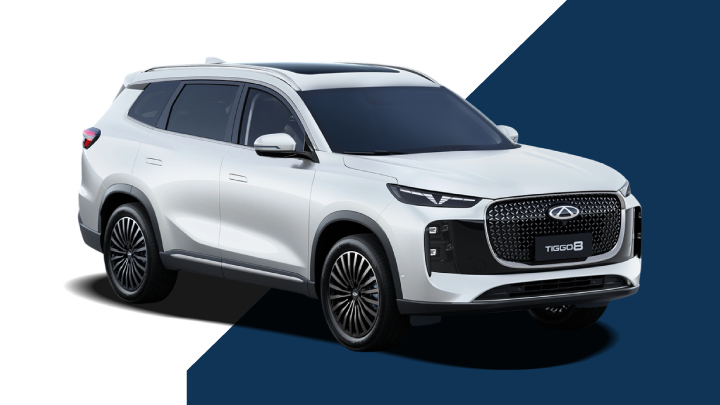 Light Grey Chery Tiggo 8 with Split Blue and White Background