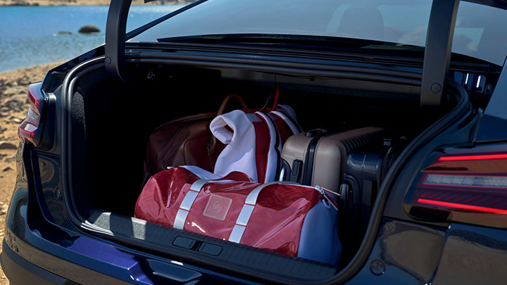 Citroën ë-C4 X Boot with Luggage Inside