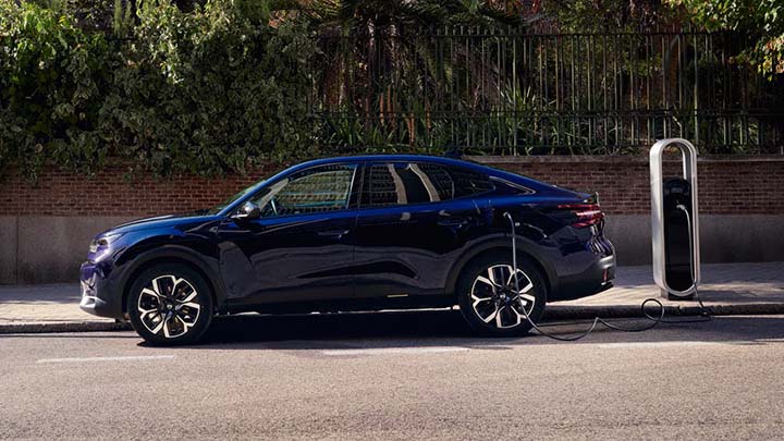 Eclipse Blue Citroën ë-C4 X Side Public Charging