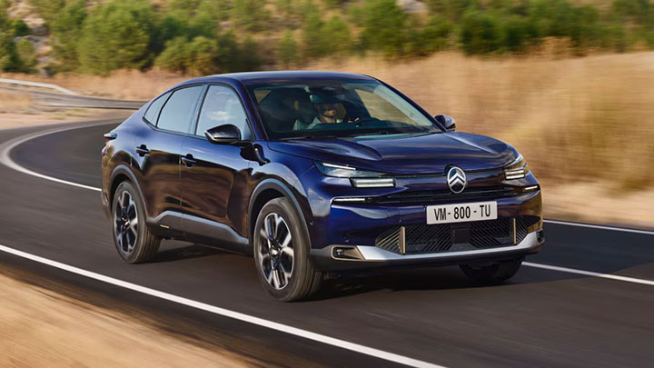 Eclipse Blue Citroën ë-C4 X Front Driving