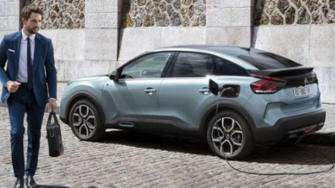 Citroën ë-C4 Parked