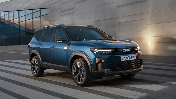 Blue Dacia Bigster Front Shot