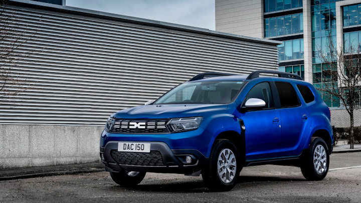 Dacia Duster Commercial Front Static