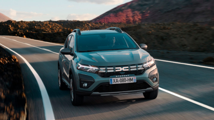 Dacia Sandero Stepway new on Talleres Inclán, official Dacia dealership:  offers, promotions, and car configurator.