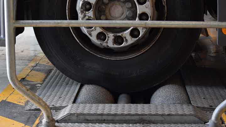 Truck service brake roller offer