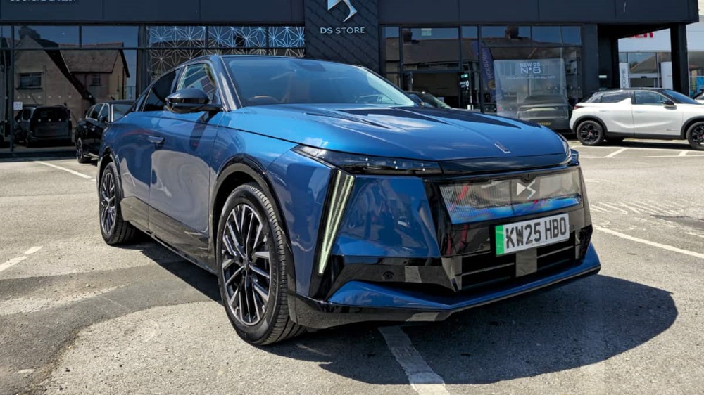 DS Cardiff Dealership Showroom