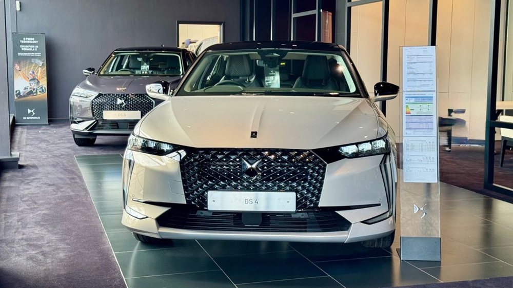 DS Cardiff vehicle on display