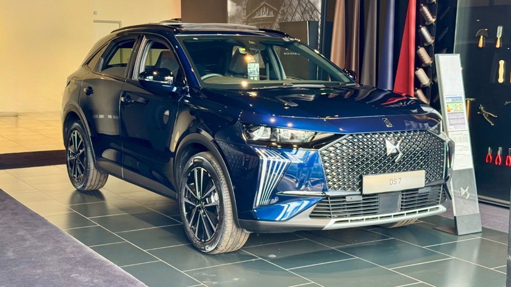 DS Cardiff interior dealership vehicle on display