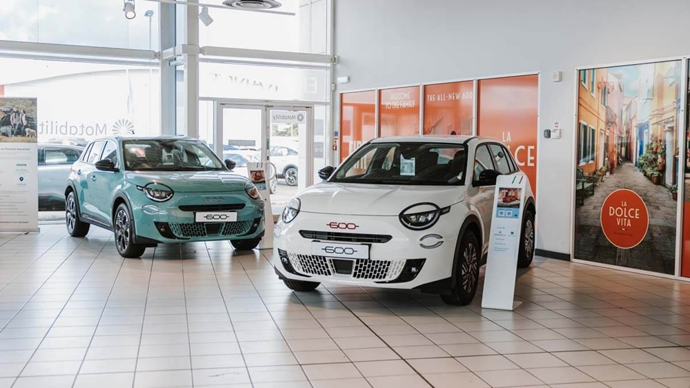 Fiat Abarth Hull interior showroom