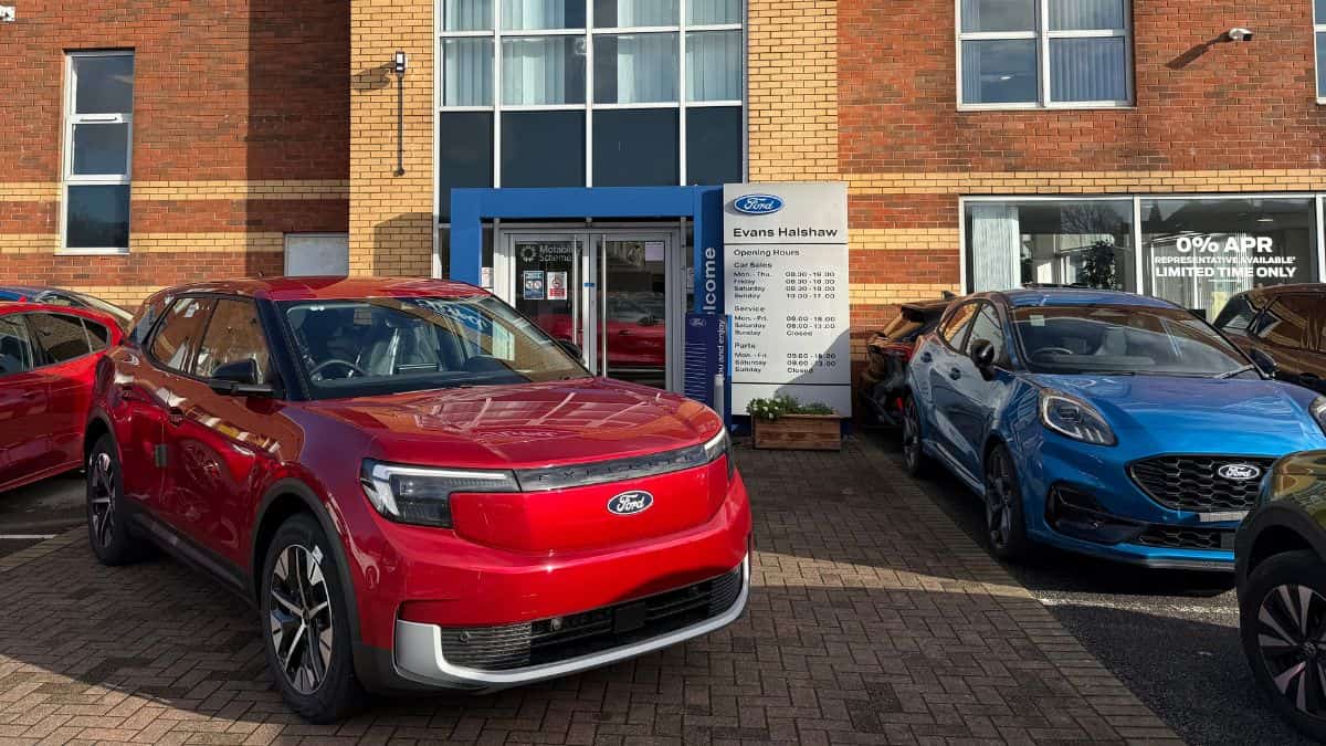 Ford Ashton dealership exterior entrance 