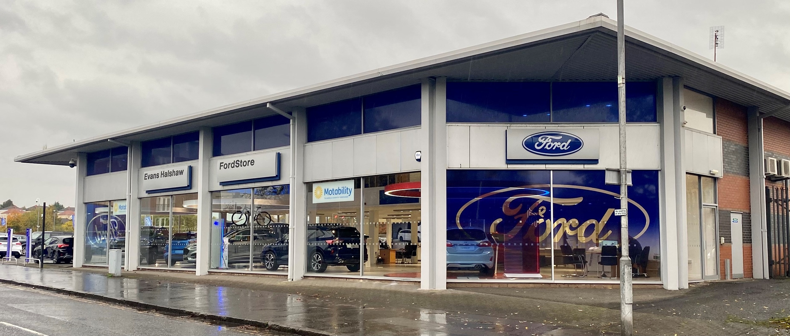 Outside the Ford Glasgow dealership