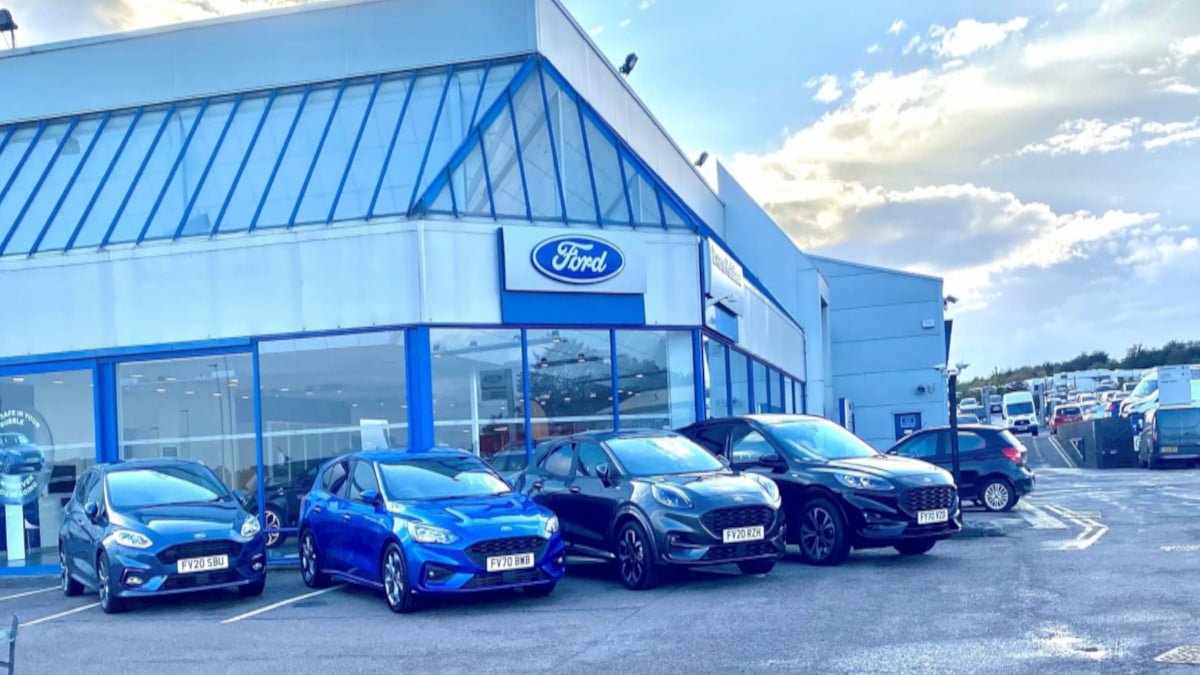 Ford Grantham dealership exterior