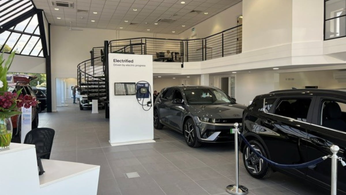 Evans Halshaw Hyundai Derby Dealership Interior