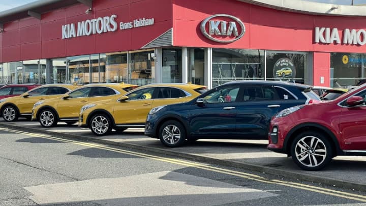 Evans Halshaw Kia Dealership Hull