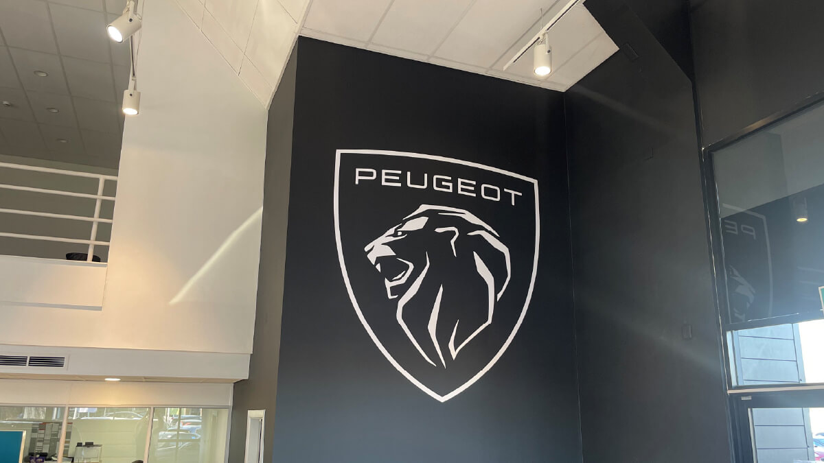 Peugeot Doncaster interior logo