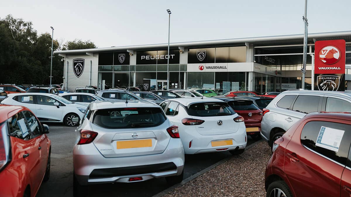 Peugeot Hull dealership exterior