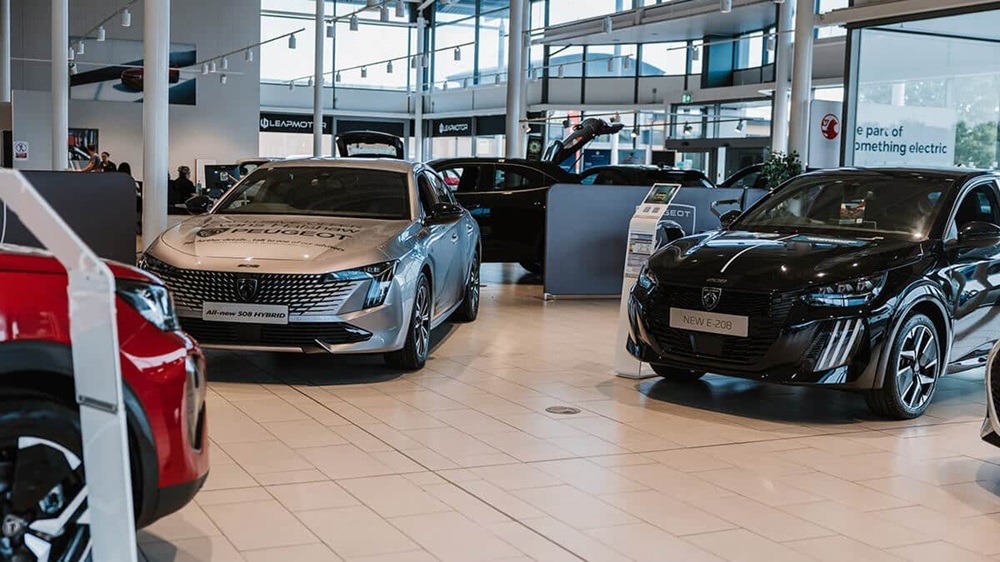 Peugeot Hull dealership interior