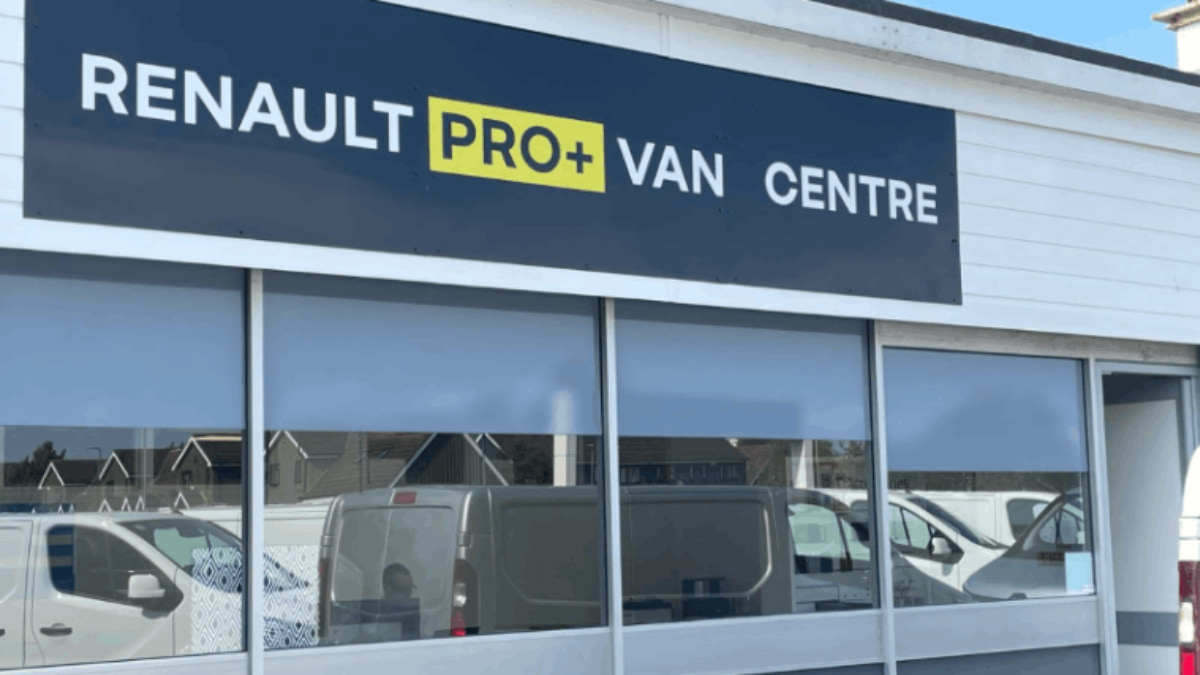 Renault Middlesbrough van centre exterior image