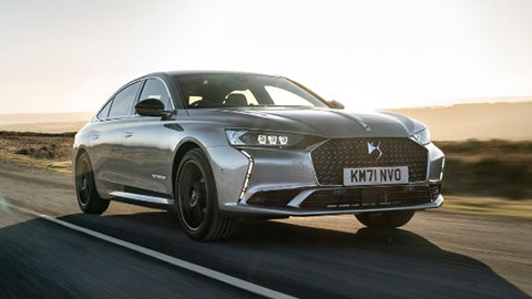 Silver DS 9 Front Driving