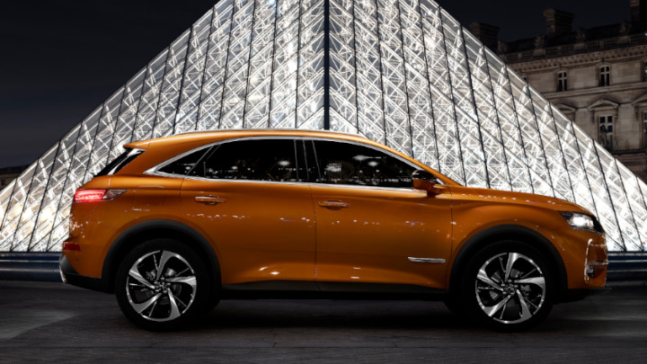 DS 7 Crossback Side Profile