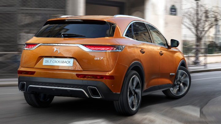 DS 7 Crossback Rear, Driving