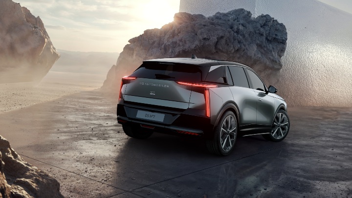 DS N07 E-TENSE grey rear right 